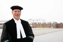 Buitengewoon hoogleraarschap Arthur van Zanten verlengd