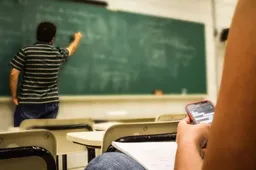 klas onderwijs 1352613 1280 915x518 1