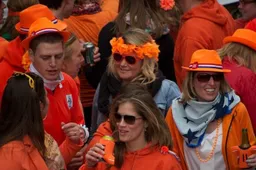 koningsdag hq eric walter cc by sa 30 2 715x408