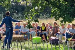 center crop with speaker