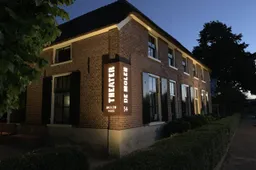 Molenhuis by night