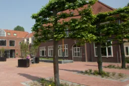 voorplein_gemeentehuis