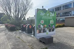 20260825 bord bij containers in winssen