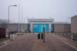 152272(1)