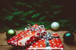 cadeaus onder kerstboom