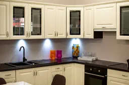 pexels-asphotograpy-94865-witte-keuken