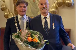 Burgemeester Paul Depla en de heer Ron Kemps. Foto: Gemeente Breda