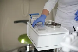 pexels-olly-3945611-tandarts