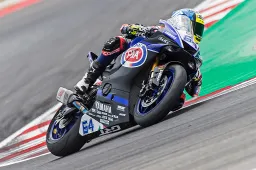 Supersport Misano, Gara: Federico Caricasulo trionfa in casa