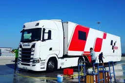 MotoGP: ingresso scaglionato per i camion nel paddock di Jerez