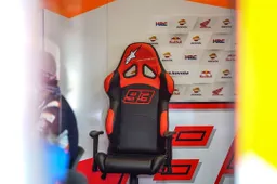 MotoGP, Puig: "Marc Marquez operato dopo aver aperto una finestra"