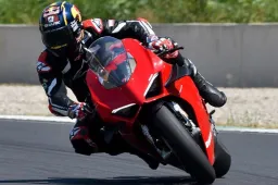 MotoGP: Johann Zarco in pista con la Panigale V4 prima di Brno