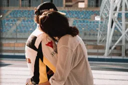 Valentino Rossi a Francesca Novello: "Amore, mi stai toccando il c***"