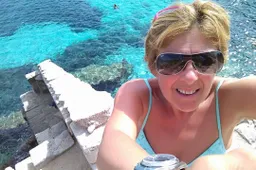 MotoGP: l'abbraccio a Davide Tardozzi, l'ultimo saluto a Sandra