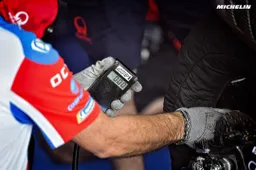 MotoGP, gomme preriscaldate Michelin: monta la polemica, ma cosa sono?