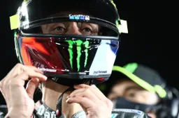 MotoGP, Valentino Rossi: "Lucchinelli quando mi vede lecca il c..."