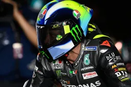 MotoGP, il paddock difende Valentino Rossi: "Non bisogna massacrarlo"