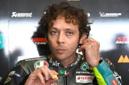 MotoGP, Valentino Rossi 15°: "Continuiamo col forcellone in alluminio"
