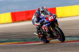 Superstock 1000 Assen FP3 Yamaha al top con Marino