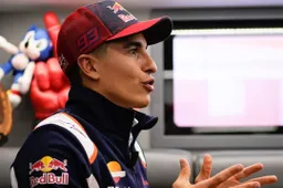 MotoGP, Marc Marquez: fastidio al braccio, risposta pepata a Lorenzo