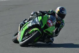 Superstock 1000 Donington Gara Secondo acuto di Razgatlioglu. A terra Rinaldi!