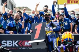 Supersport, Gara 1 Aragon: Odendaal beffa Aegerter, disastro Tuuli