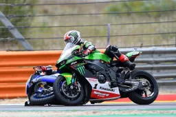 Superbike, Gerloff chiede scusa. Rea: "Ho apprezzato il fair play"