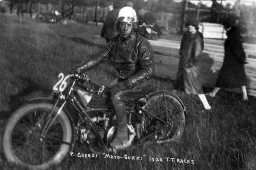 Tourist Trophy - 9 giorni Il primo assalto italiano all'Isola di Man