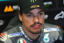 Franco Morbidelli con tuta 'spaziale': "Un'idea di Valentino Rossi"