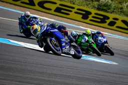 Supersport, Gara 2 Estoril: Finale thriller! Aegerter vince, Bernardi primo podio