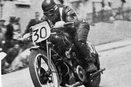 Tourist Trophy, -7 giorni Primo successo italiano, Guzzi 1935