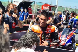 Superbike, Rinaldi superstar: "Criticato come Rossi e Marquez"