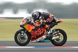 Moto2 Austin Prove 2: Oliveira mantiene il comando, 2° Lowes davanti a Marquez