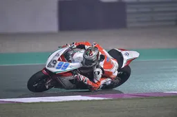 Supersport Qatar, Warm Up: Primo PJ Jacobsen, bene Sofuoglu