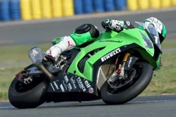 24h Le Mans: trascorsa la notte, duello tra Kawasaki SRC e Suzuki SERT