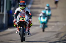 Moto3 Assen, Prove 2: Tatsuki Suzuki al comando (con highside)