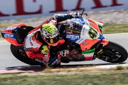 Superbike, Ducati stizzita: "Usiamo molte parti di serie, gli altri no"