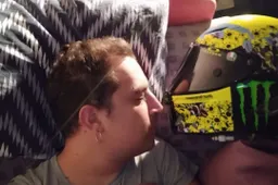 Casco di Valentino Rossi: il tifoso fortunato esce allo scoperto