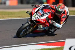Glenn Irwin sotto i ferri: sfuma il sogno nel British Superbike