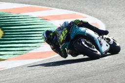 LIVE MotoGP Valencia: Pecco Bagnaia fa poker, Valentino Rossi in top-10