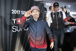 Ricordando Nicky Hayden: una mostra fotografica ad Imola, una statua nel Kentucky