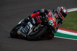 Michele Pirro Campione Italiano Superbike. Alex Delbianco lotta ma non basta