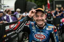 Supersport Donington, Prove 1: Lucas Mahias batte tutti