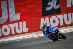 MotoGP, Alex Rins: "Non scartiamo la possibilità di vincere"