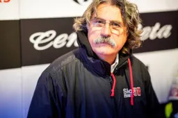 Paolo Simoncelli: "Valentino Rossi deve capire che il tempo è passato"
