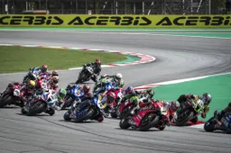 LIVE Superbike Catalunya: vittoria di Davies, 4° Rea, 6° Redding