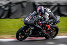 Leon Haslam già veloce con Ducati nel British Superbike