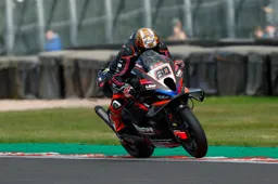 Peter Hickman pianifica il rientro nel British Superbike