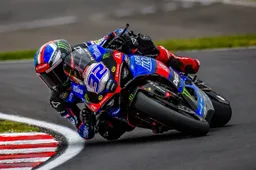 Colombi cerca la svolta nel British Supersport: in crescita con la Ducati V2