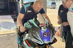 Tom Sykes e Aprilia: prima presa di contatto per il British Superbike